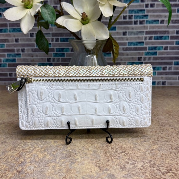 NWT Brahmin Ady Sea Salt White Colada wallet - Picture 2 of 3